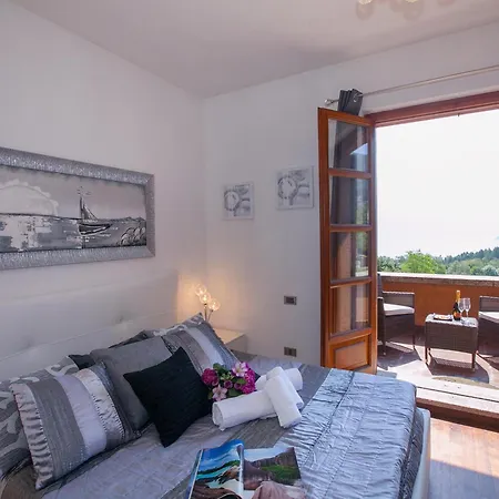 Villa Lakecomo - Ritrovo *